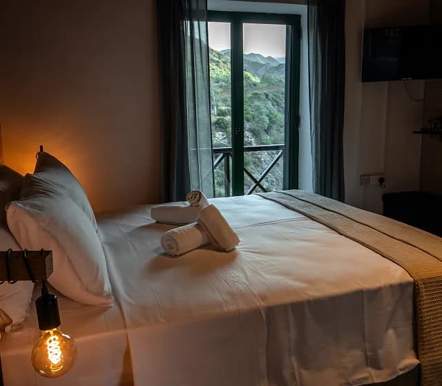 Deluxe Mountain View Room main view